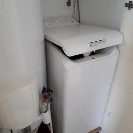 Annonce Professionnelle. 2 Avec Terrasse Sud, A 50m De La Plage, Pour 4 A 5 Personnes *