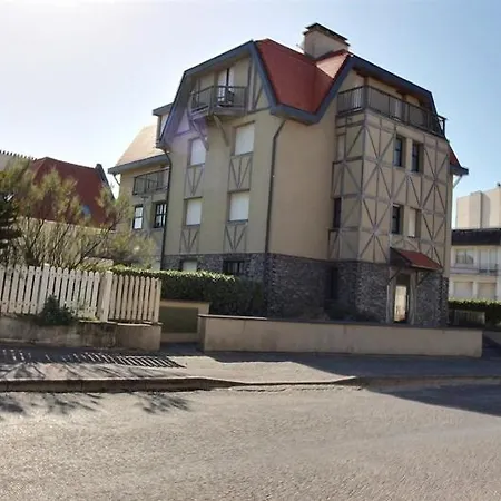 Annonce Professionnelle. 2 Avec Terrasse Sud, A 50m De La Plage, Pour 4 A 5 Personnes * Hardelot-Plage