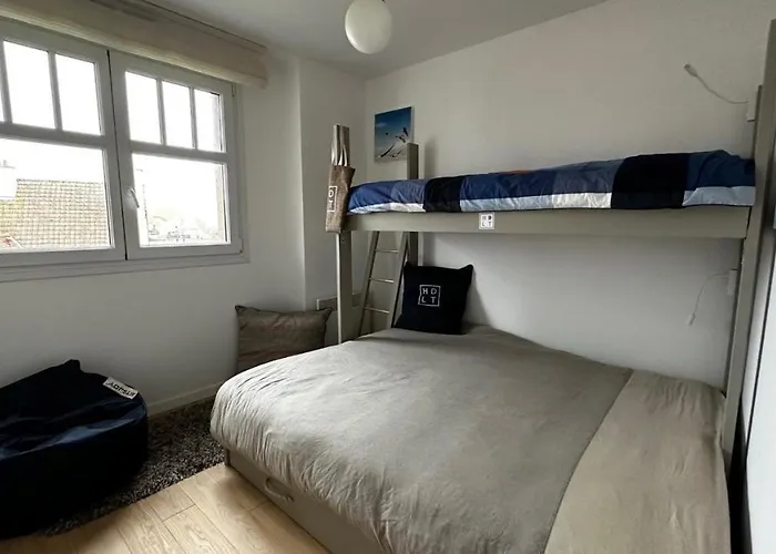 Annonce Professionnelle. 2 Avec Terrasse Sud, à 50m De La Plage, Pour 4 à 5 Personnes Appartement